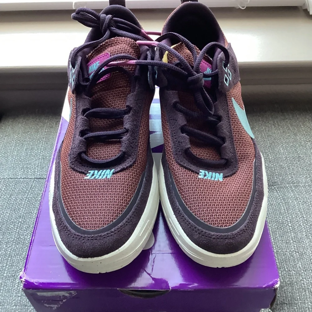 Nike Kids' SB Day One Skate Sneaker (Big Kid) 6.5